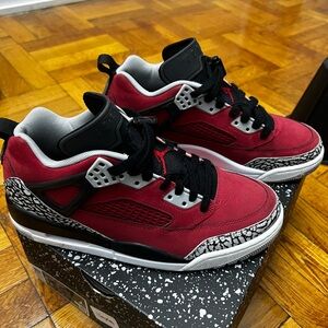 Gently Worn - MENS SPIZIKE LOW Jordan MENS Red and Black Sneakers